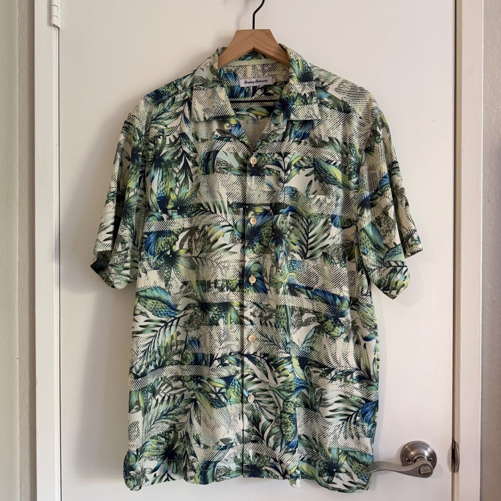 Tommy Bahama Island Zone
Garden of Hope Silk Blend
Camp Shirt Beach Surfer